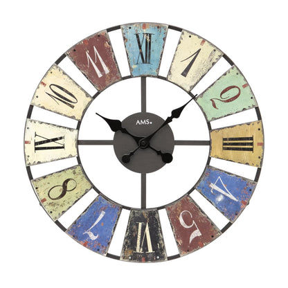 Horloge murale rétro avec cadran coloré, chiffres romains et aiguilles noires