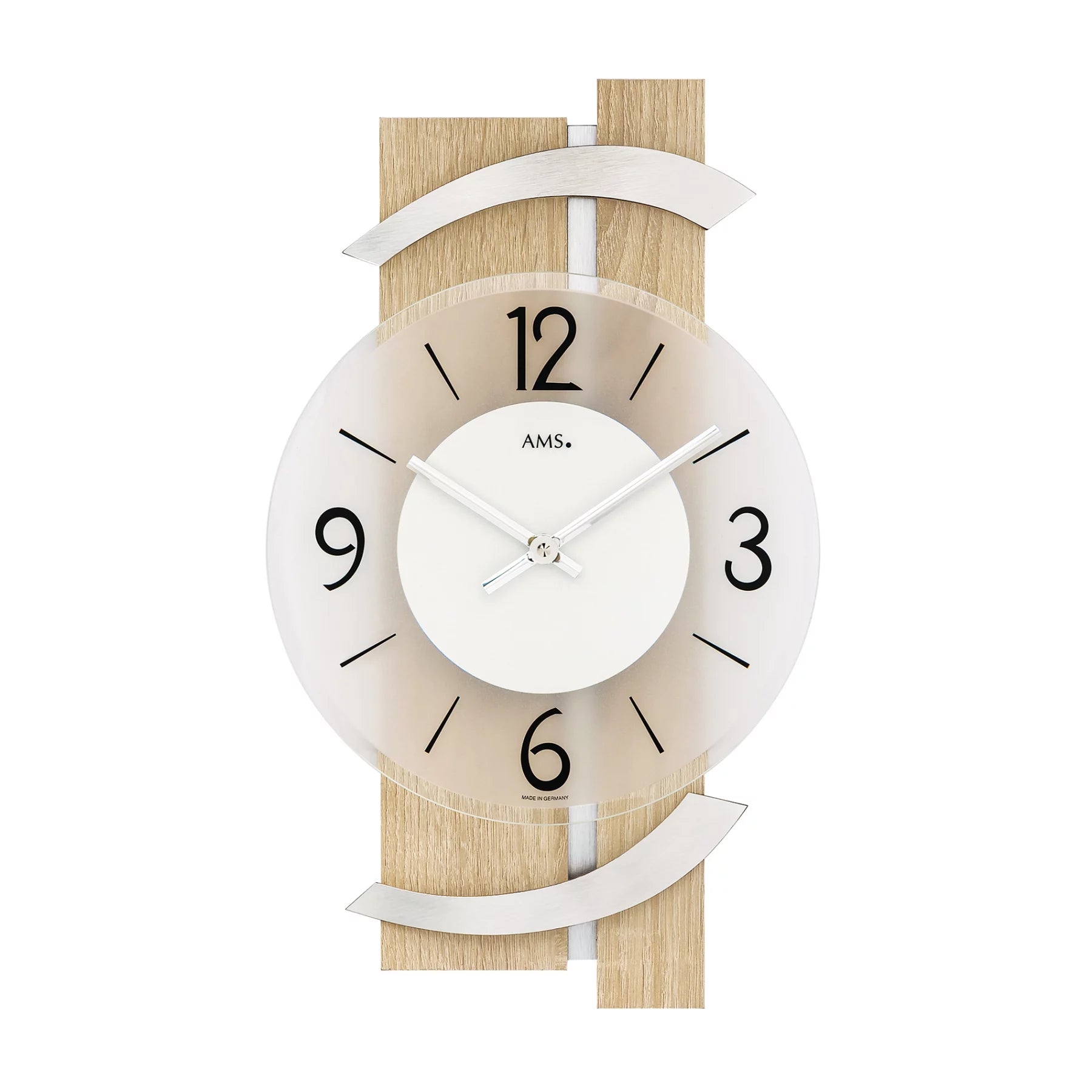 Horloge murale avec cadran rond, cadre en bois et chiffres noirs