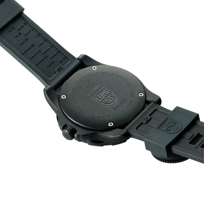 Bracelet pour homme - Dos : fond noir avec gravure et vis