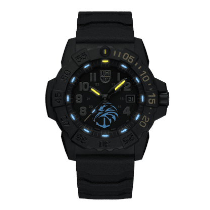 Montre bracelet pour homme avec boîtier noir et bracelet bleu foncé, lunette lumineuse bleue, date.