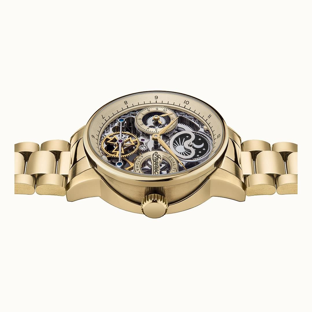 Goldfarbene Herrenarmbanduhr von der Seite mit offenem Automaten-Zifferblatt