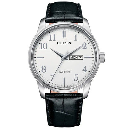 Herrenarmbanduhr Citizen: silbernes Gehäuse, weißes Zifferblatt, schwarzes Lederband, Datum