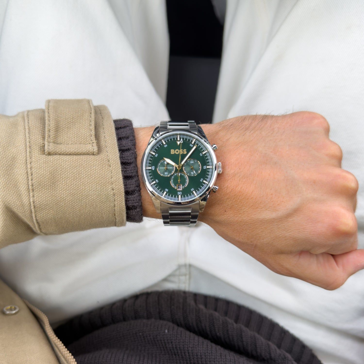 Herren Chronograph BOSS Pioneer mit grünem Zifferblatt und Edelstahlarmband, Quarz