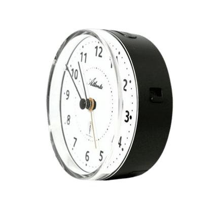 Montre Atlanta en gros plan avec boîtier noir et cadran rond
