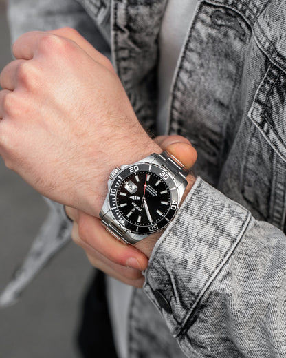 Festina Herren-Diver-Uhr am Handgelenk, schwarzes Zifferblatt, Edelstahlarmband