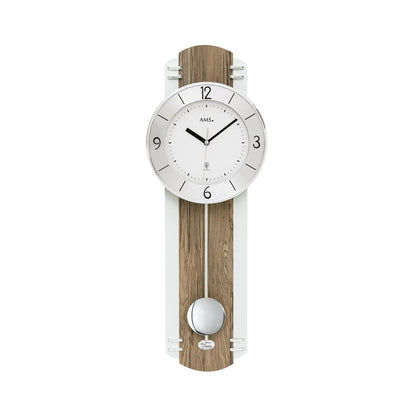 Pendel-Wanduhr mit rundem Ziffernblatt im Holzgehäuse, Metallhalter und Pendel