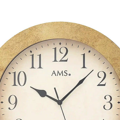 AMS Wanduhr: beiges Zifferblatt, schwarze Zeiger, antik-goldener Metallrahmen