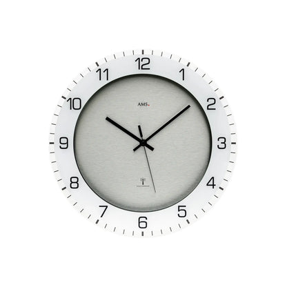 AMS Funk-Wanduhr, hellgraues Zifferblatt mit schwarzem Minuten- und Stundenzeiger