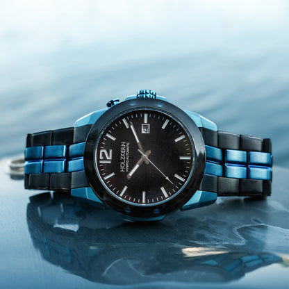Holzkern Armbanduhr, blaues Metallarmband, schwarzes Zifferblatt mit Leuchtmarkierungen
