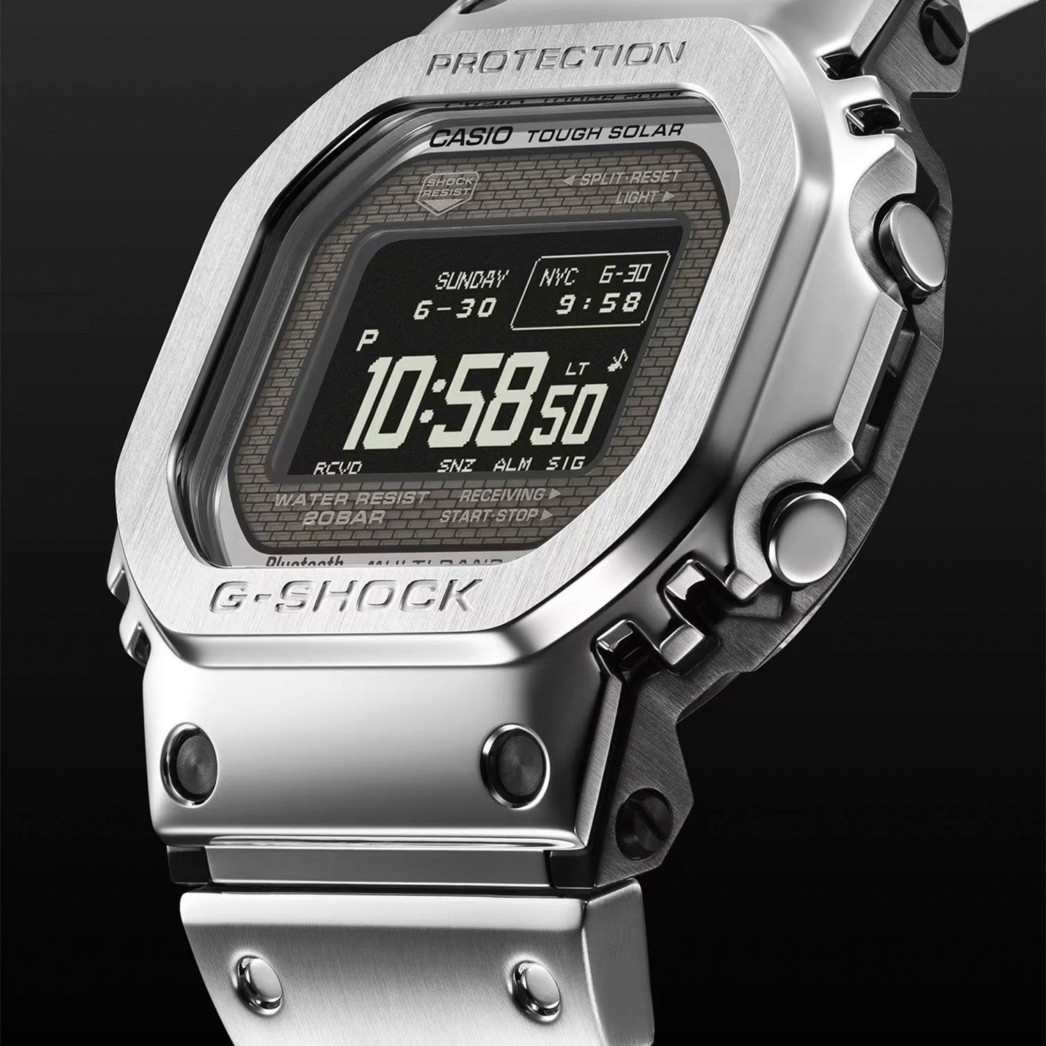 Casio G‑SHOCK Herrenuhr silbern mit großem Digitaldisplay und Schutz-Detail
