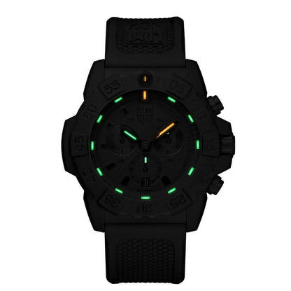 Montre homme avec boîtier noir en carbone et cadran chronographe, LED vertes