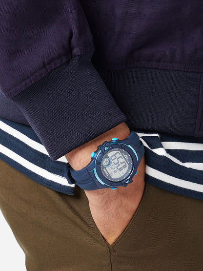 Herren-Digitaluhr Lorus am Handgelenk mit blauem Silikonarmband