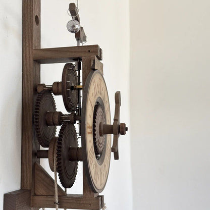 Rombach & Haas Anno 1640 A1640 Horloge Murale Bois (foncé) • Mouvement à Roues en Bois • Remontage par Poids avec Foliot