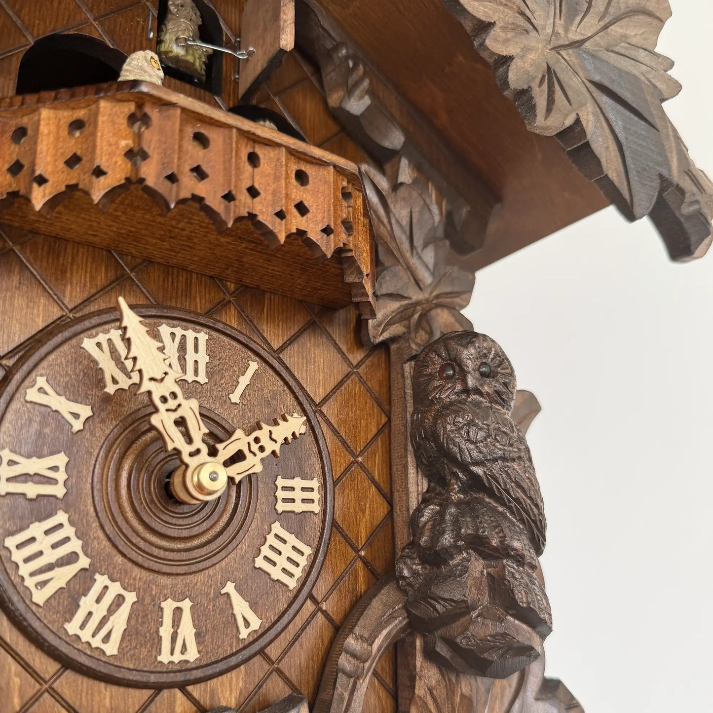 Rombach & Haas TRADITION 4560-N Horloge Murale Bois Foncé • Mouvement Mécanique 8 Jours • Horloge Hibou Sculptée Main