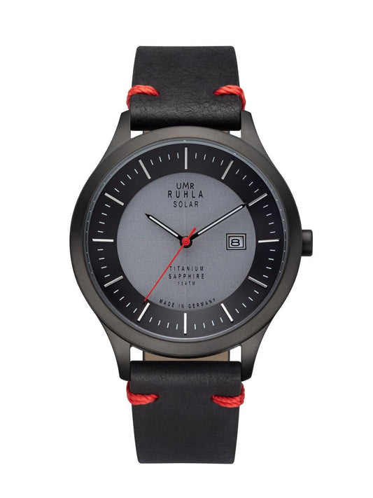 Montre solaire avec bracelet en cuir noir, boîtier rond, cadran noir et trotteuse rouge