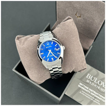 Bulova Herrenarmbanduhr im Schmucketui mit blauem Zifferblatt und silbernem Edelstahlband