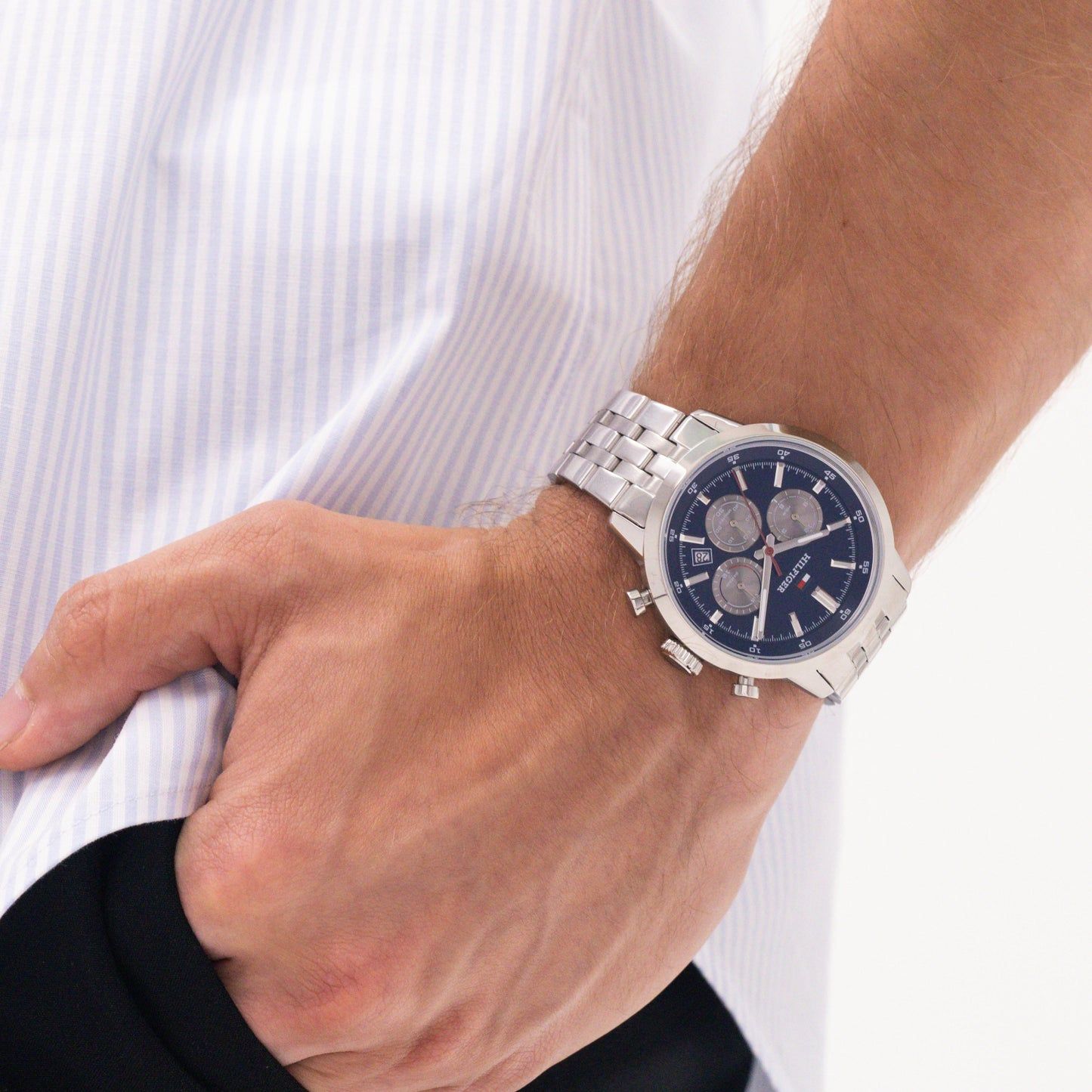 Herren-Chronograph mit silbernem Metallarmband und blauem Ziffernblatt