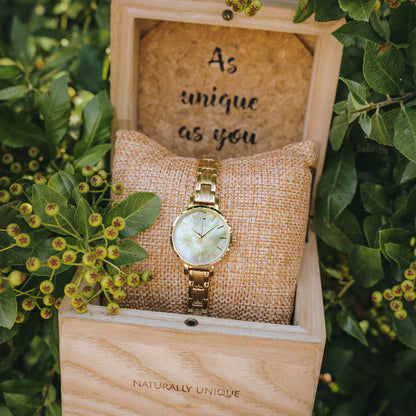 Holzkern Themis Damen Armbanduhr • Miyota Quarzwerk • Echtes grünes Perlmutt-Zifferblatt, Bild 3