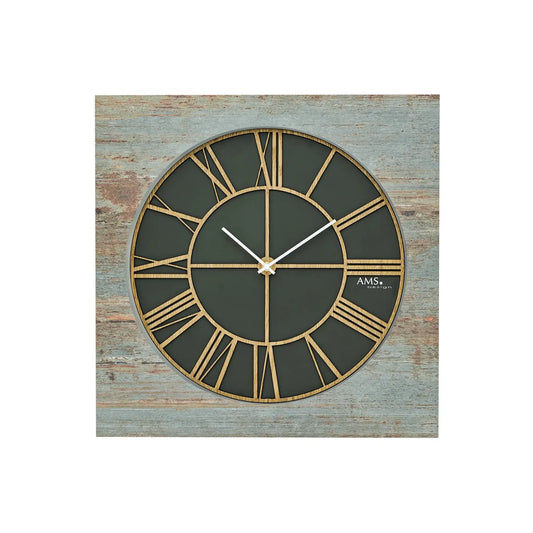 Wanduhr mit Holzgehäuse und dunkelgrünem Zifferblatt, goldene Teilung und Zeiger.