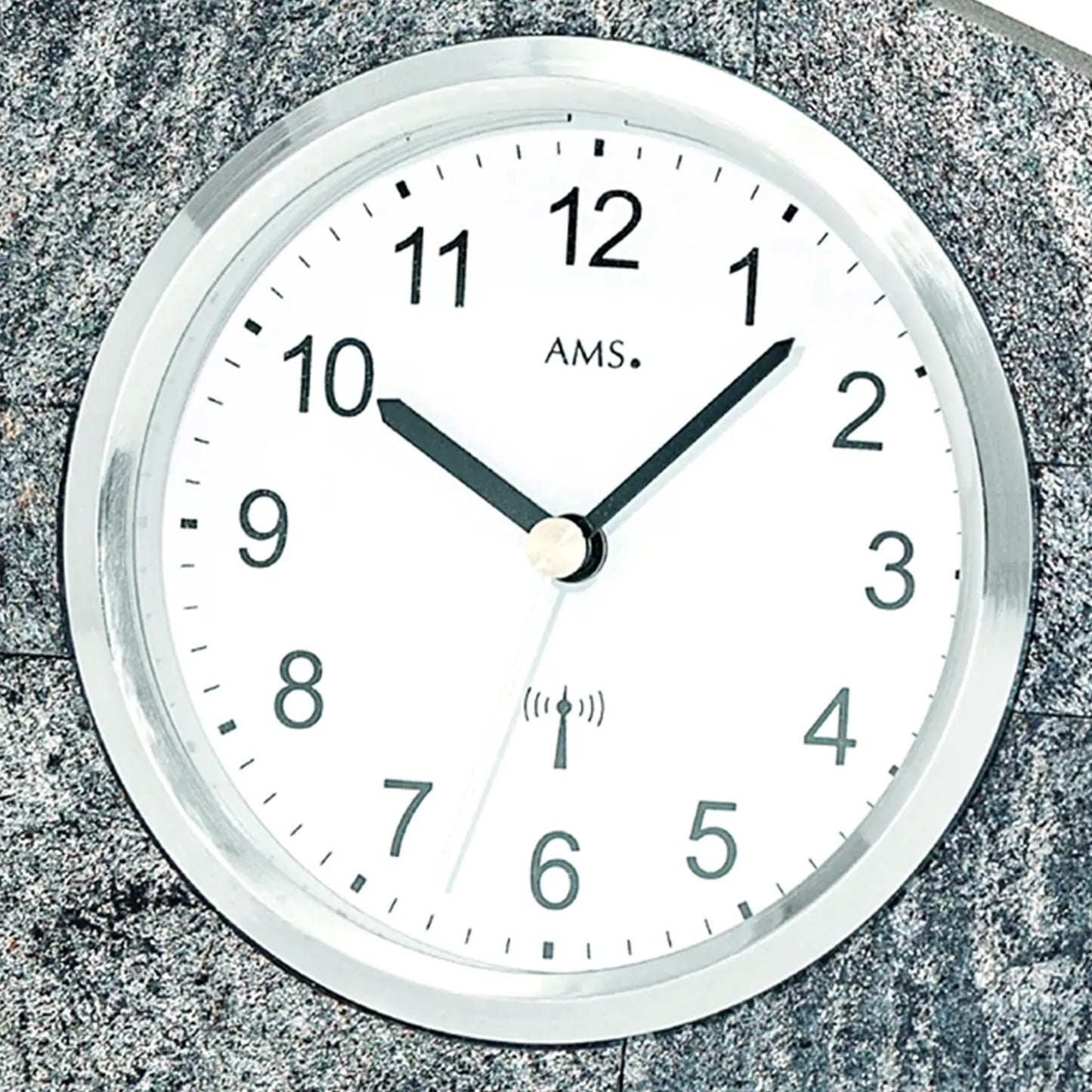 Horloge de table AMS F5176 en pierre naturelle • Radio-pilotée • Boîtier en bois avec revêtement en pierre