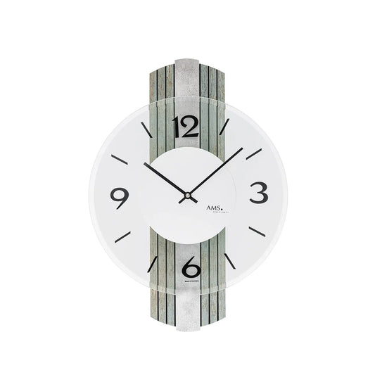 Wanduhr mit Holzdekor, facettiertem Mineralglas und silberantiker Optik