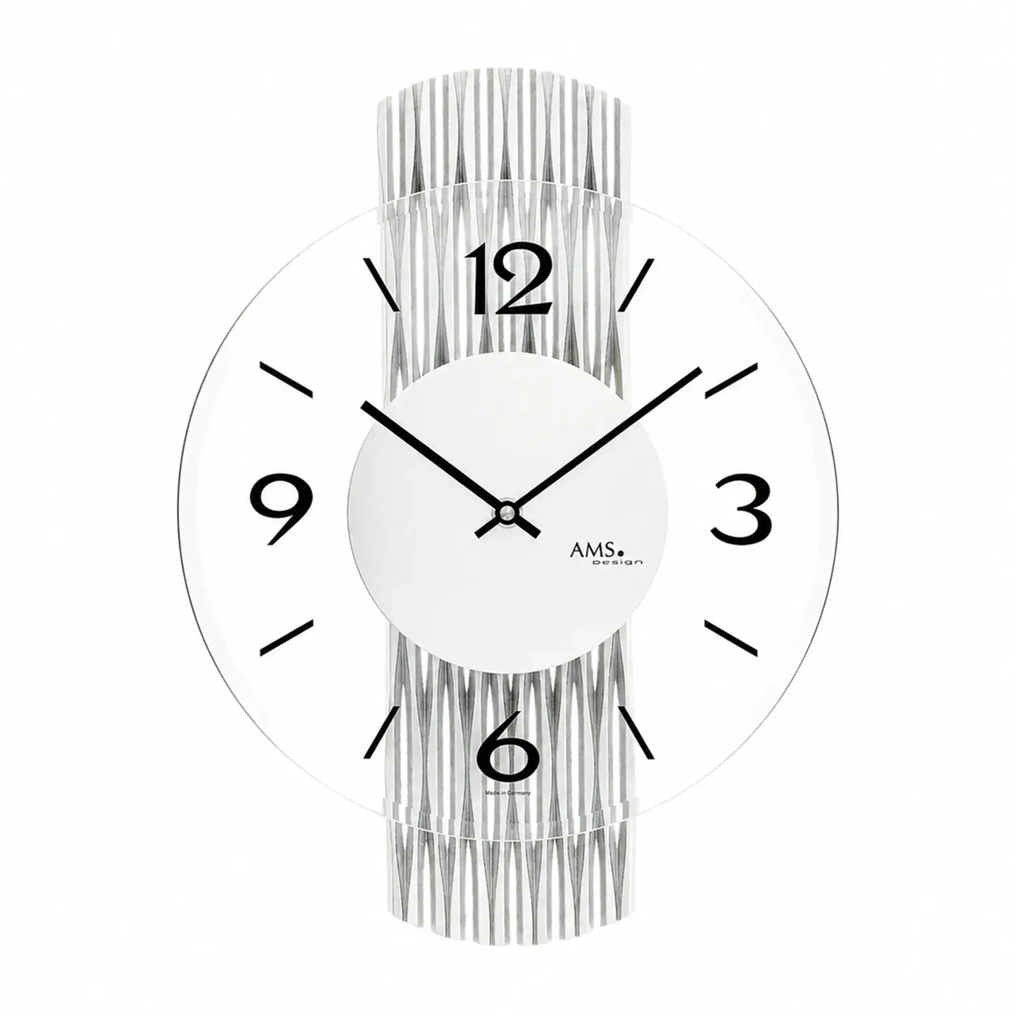 Wanduhr: rundes weißes Ziffernblatt, schwarze Zeiger und silberner gerippter Rahmen