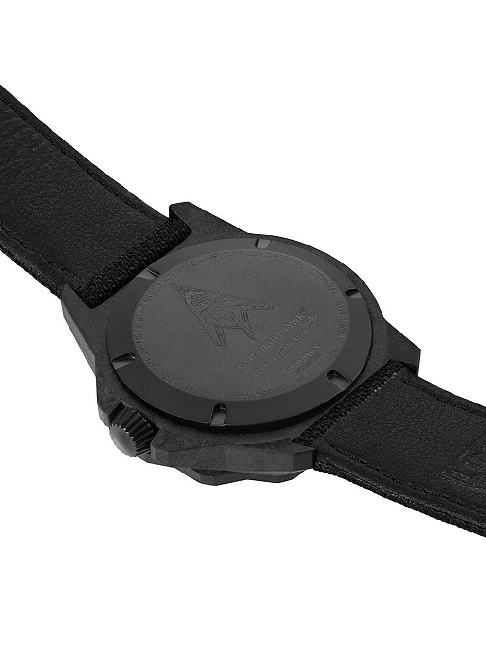 Herren-Armbanduhr Rückansicht: schwarzes Gehäuse mit gravierter Gehäuseboden-Rückseite