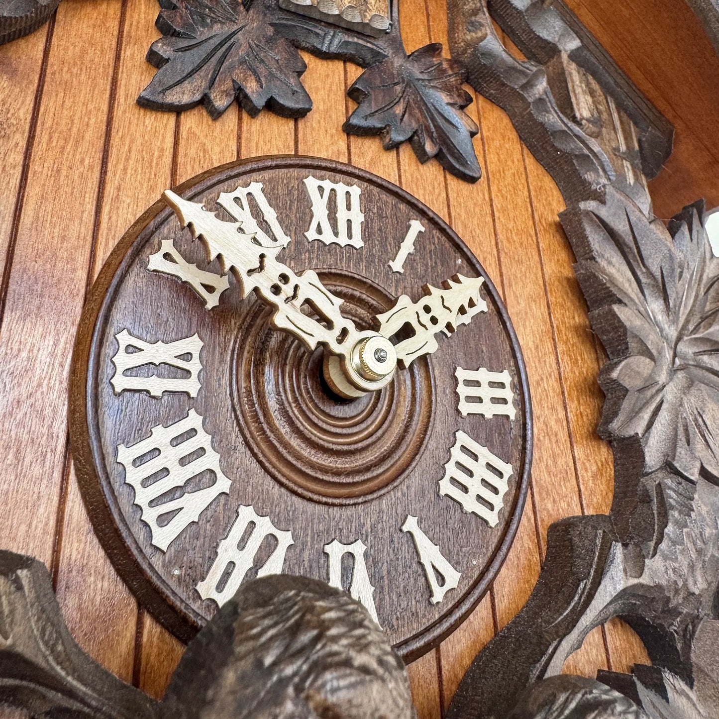 Rombach & Haas TRADITION 3460-N Horloge Murale Bois (foncé) • Mouvement Mécanique 8 Jours • Horloge Hibou Sculptée à la Main