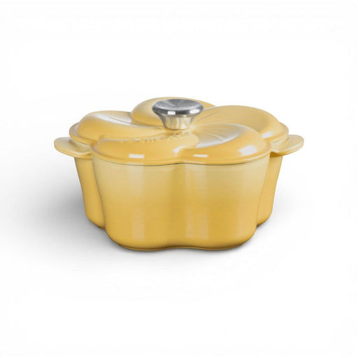 Le Creuset Le Creuset Cast Iron 2.25QT (2L) Petal Camomille Cocotte