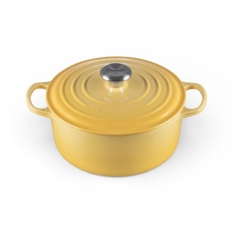 Le Creuset Le Creuset Signature Cast Iron 5.5 QT (5.3L) Round French Oven Camomille