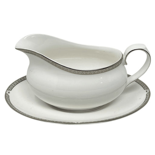 Royal Doulton Royal Doulton Dryden Gravy Boat & Stand