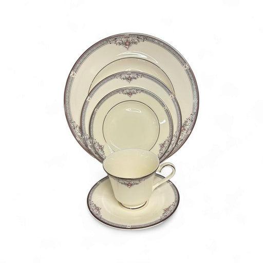 Royal Doulton Royal Doulton Jillian - 5 Piece Place Settings   