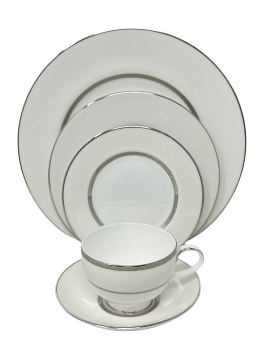 Royal Doulton Royal Doulton Platinum Silk - 5 Piece Place Setting