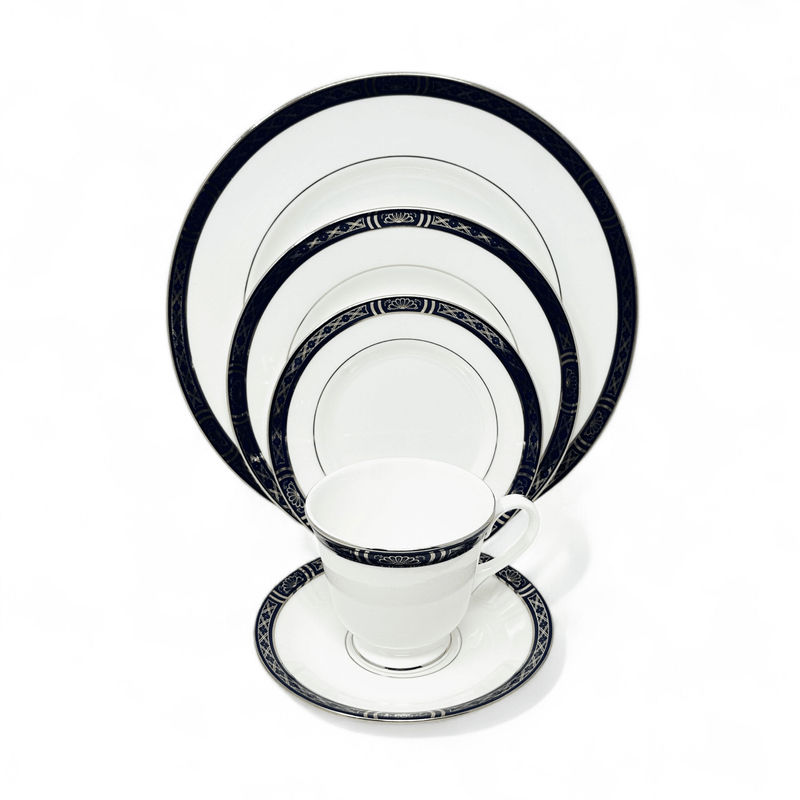 Royal Worcester Royal Worcester Mountbatten Platinum - 5 Piece Place Setting