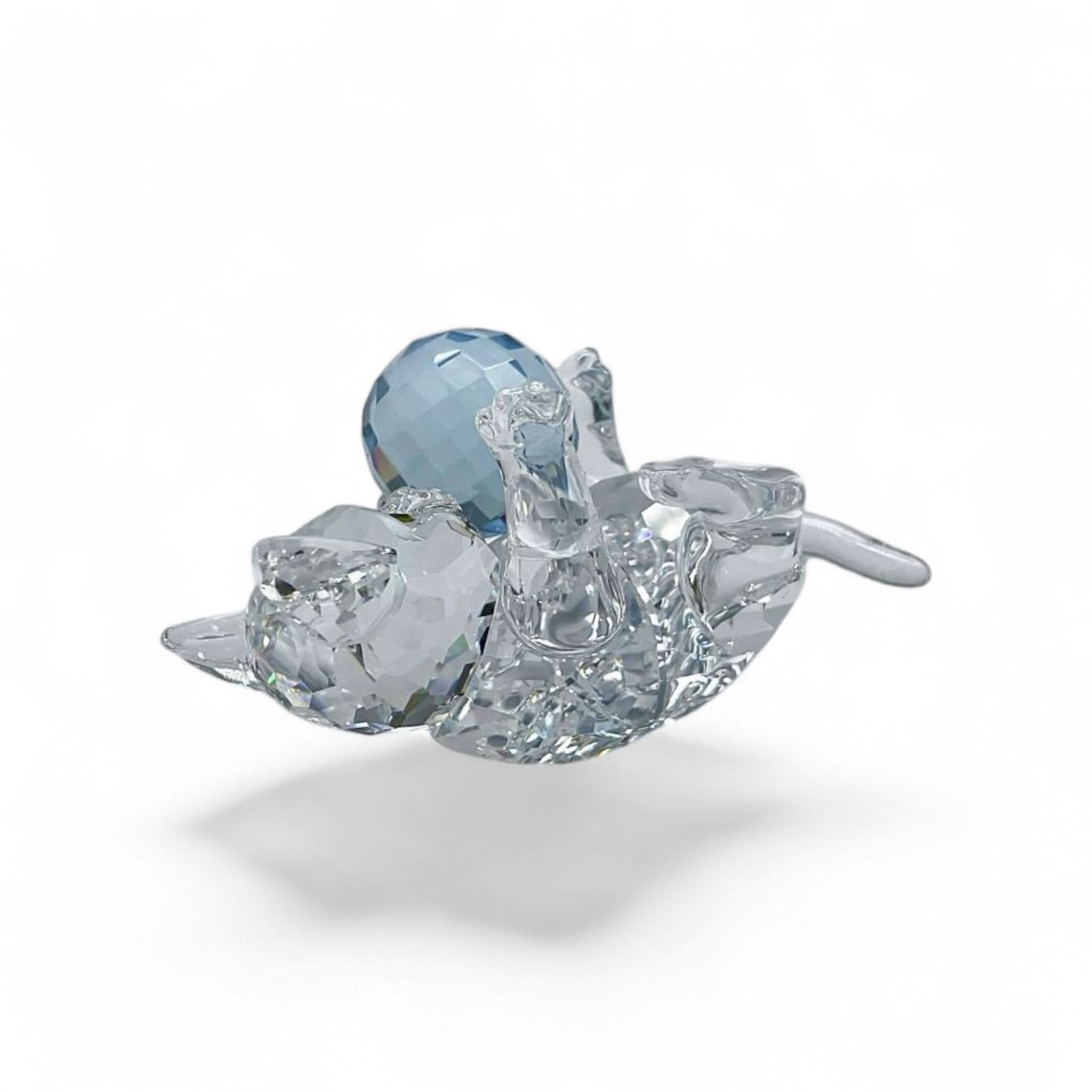 SWAROVSKI KITTEN LYING with blue ball of wool - Kitchen Smart