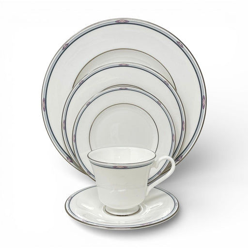 Royal Doulton Royal Doulton Simplicity - 5 Piece Place Setting