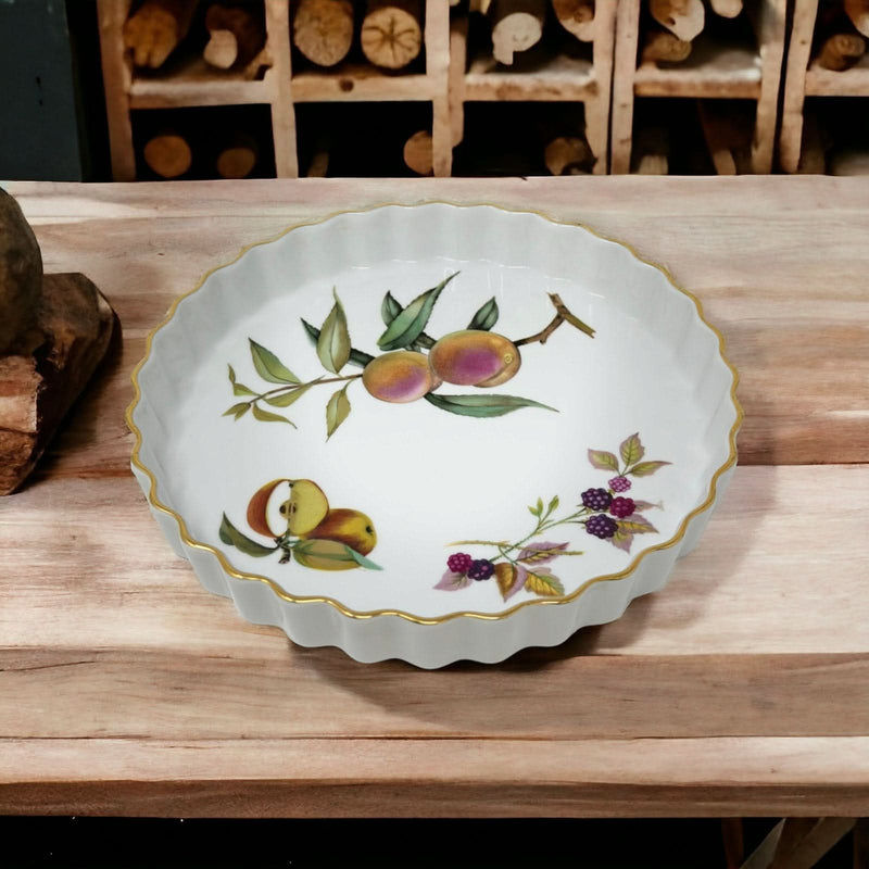 Royal Worcester Royal Worcester Evesham Gold 10" (26cm) Fluted Pie Plate   