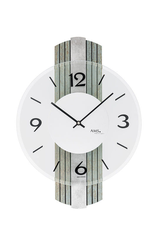 Rund väggklocka med fasetterat mineralglas och antik silverfinish, vit urtavla