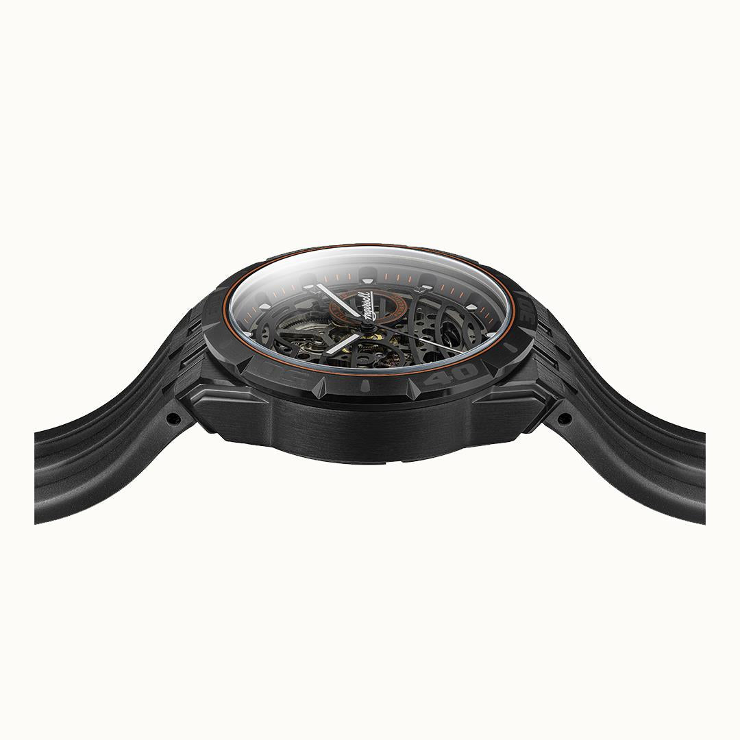 Herrenarmbanduhr Ingersoll The Rigger: Profilansicht des schwarzen Gehäuses, runde Lünette