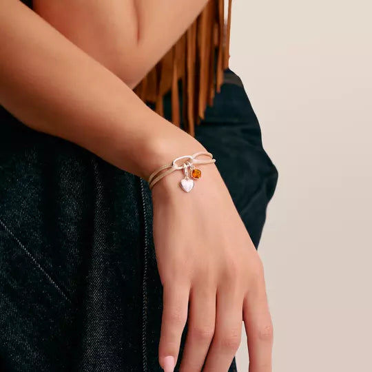 Hjärtberlock i 925 sterlingsilver för handleden, med orange sten i hjärtat