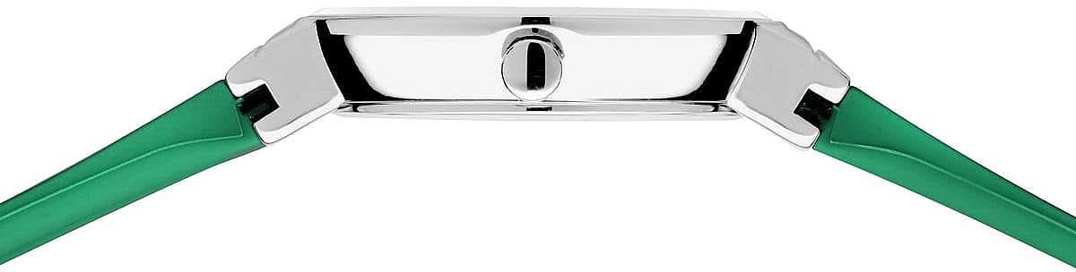 Damklocka med silverfärgad ovansida på spännet och grönt armband