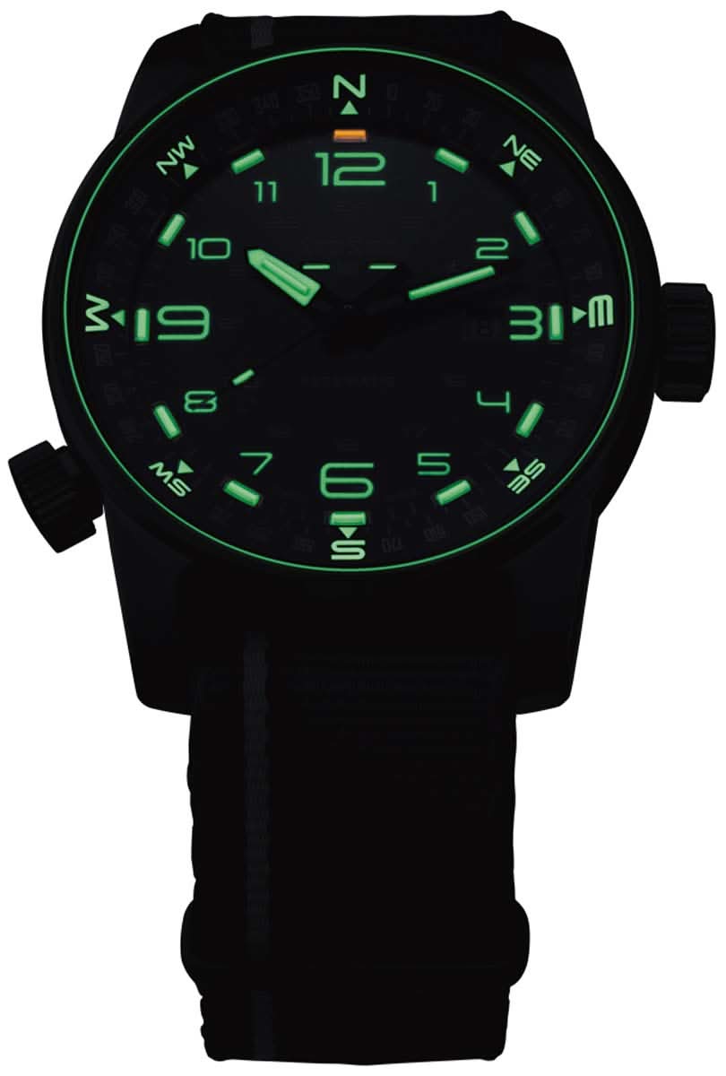 Herrklocka med svart urtavla, grön lysande display och svart armband
