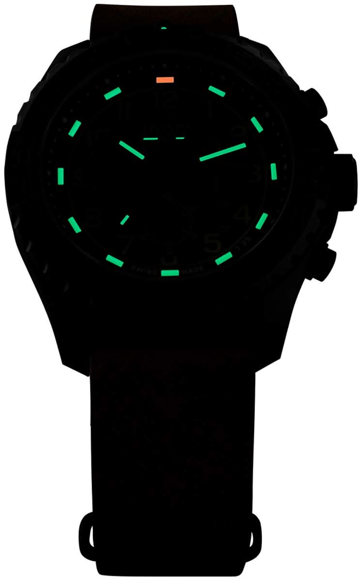 Herrklocka med svart armband och gröna självlysande index på en svart urtavla