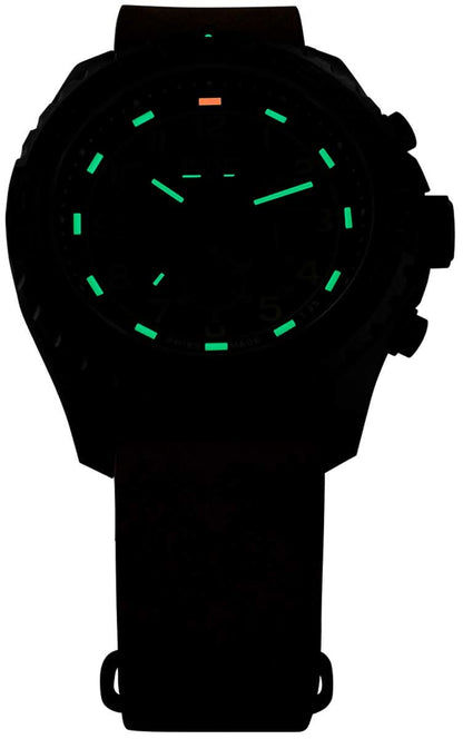 Herrklocka med svart armband och gröna självlysande index på en svart urtavla