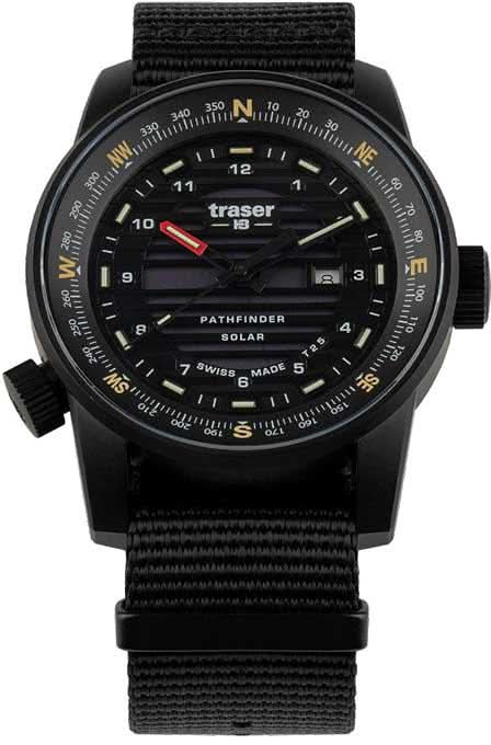 Herrarmbandsur med svart urtavla och svart textilarmband, Traser Pathfinder Solar