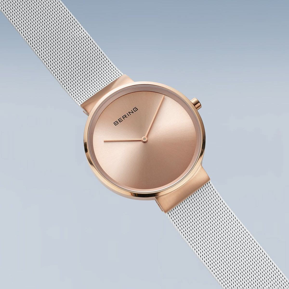 Armbandur snett: roséguldram, beige urtavla, silverfärgat Milanese-band
