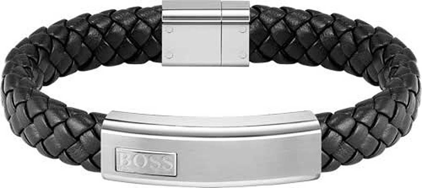 Flätat läderarmband med silverfärgad låsplatta och prägling ”BOSS”, svart