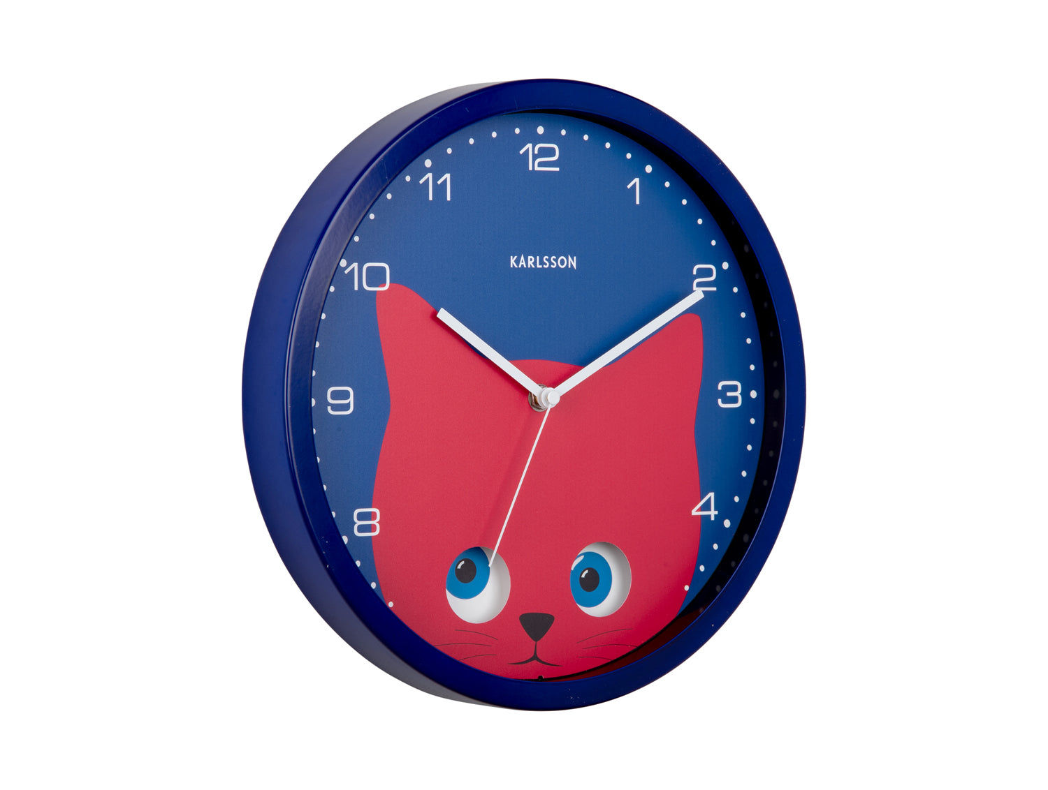 Mörkblå rund väggklocka med rött kattmotiv, blå ögon och vita visare