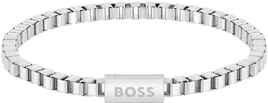 Armband i rostfritt stål med länkkedja och rektangulärt hänge med BOSS-logotyp