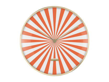 Väggklocka med orangevitrandig urtavla och beige ram